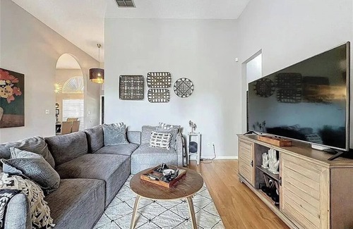 Fairvilla House | 3-bedroom house in delightful Orlando with AC, WiFi. Enjoy your stay