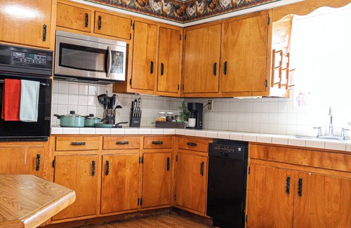 Deming House | 3-bedroom house in delightful Deming with WiFi, AC. Start your vacation now