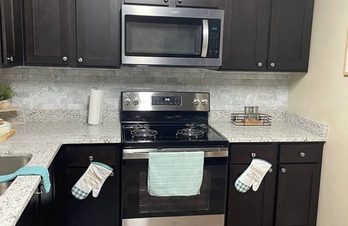 Macon House | 3-bedroom house in delightful Macon with WiFi, AC
