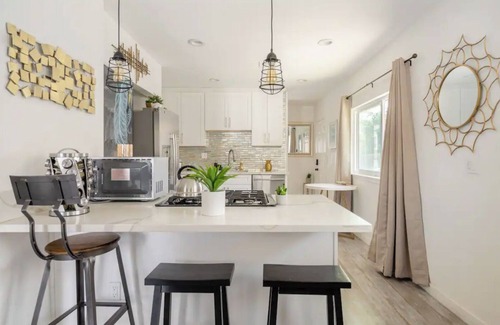 Hellman Street House | 3-bedroom house in enjoyable Long Beach with WiFi