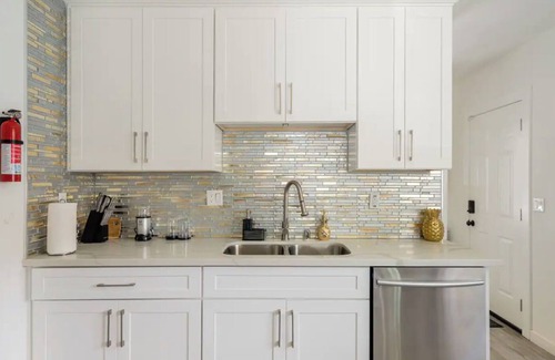 Hellman Street House | 3-bedroom house in enjoyable Long Beach with WiFi