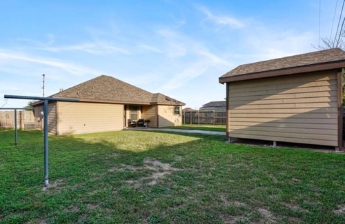 Edinburg House | 3-bedroom house in Edinburg with Wi-Fi & Cable. Enjoy your stay!
