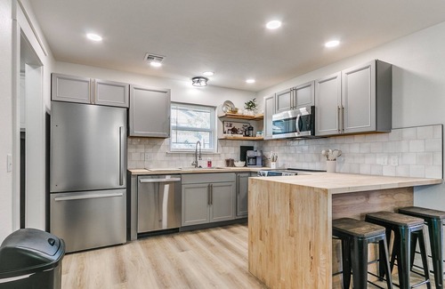 El Reno House | 3-bedroom house in El Reno near Lake and rt 66!