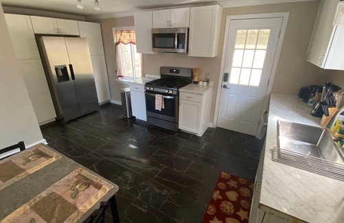 Bellevue House | 3-bedroom house in fabulous Pittsburgh with AC, WiFi