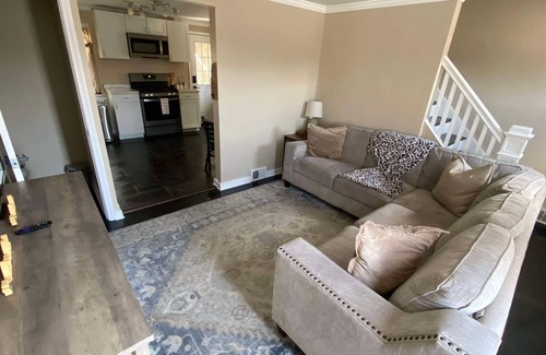 Bellevue House | 3-bedroom house in fabulous Pittsburgh with AC, WiFi