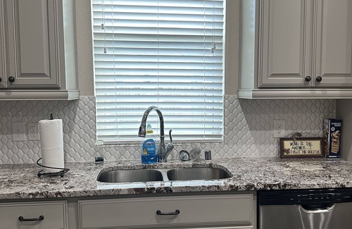 Atascocita House | 3-bedroom house in Humble with AC, WiFi. BREAKFAST IS PROVIDED WITH YOUR STAY!