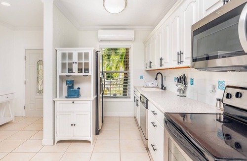 Bodden Town House | 3-bedroom house in awesome Bodden Town with WiFi, AC