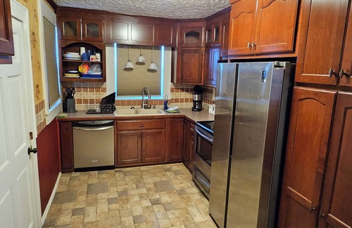 Lumberton House | 3-bedroom house in lovely Lumberton with fitness room, WiFi, AC