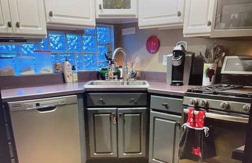 Pierre House | 3-bedroom house in lovely Pierre with AC, WiFi. Super host on the other site