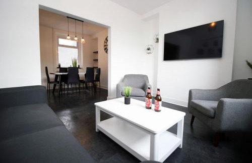 Mountain Ash House | 3 Bedroom House in Mountain Ash Cynon View by TŷSA