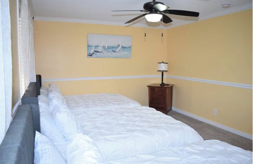 Midland House | 3-bedroom house in peaceful Midland with AC