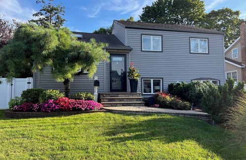 Plainview House | 3-bedroom house in Plainview, 5 minutes from the Ryder cup golf tournament