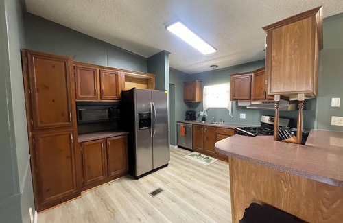 Porum House | 3-bedroom house in Porum Landing, waterfront with lots of space inside and out!