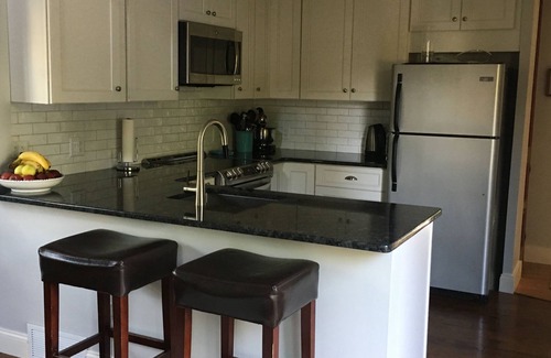 Mystic - New London House | 3 Bedroom House in Quiet Neighborhood, Walk to Historical Downtown Mystic
