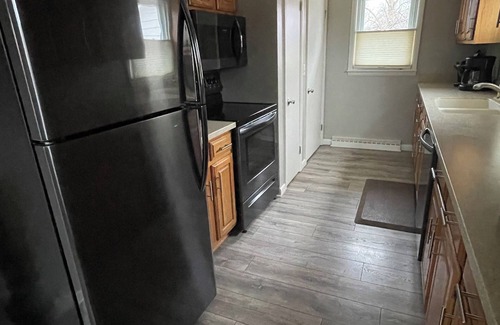 Rochester House | 3-bedroom house in Rochester with a fenced back yard, AC, WiFi