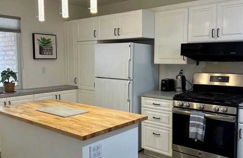 Alamedan Valley House | 3-bedroom house in charming Albuquerque with AC