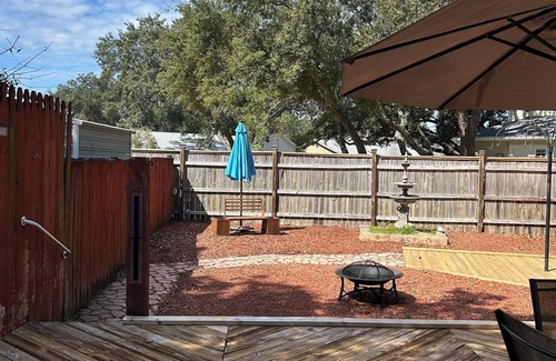 Gulf Breeze House | 3-bedroom house in Gulf Breeze Fl . WiFi. Minutes to Pensacola Beach
