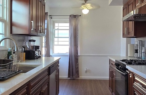 Midway City House | 3-bedroom house in peaceful Midway City near Disneyland