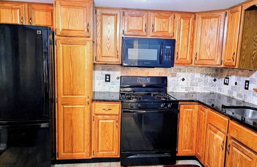 Reynoldsburg House | 3-bedroom house in centrally-located Reynoldsburg perfect for work or leisure