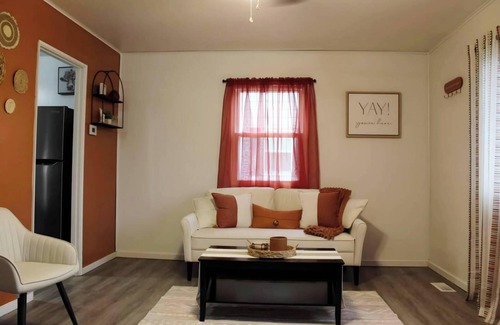 Springfield House | 3-bedroom house in enjoyable Springfield with AC, WiFi. Relax and unwind