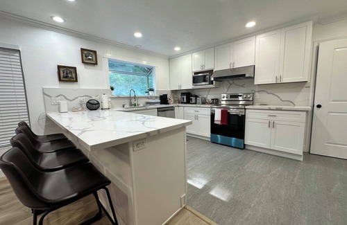 Sequoyah House | 3-bedroom house in welcoming California with WiFi, fitness room
