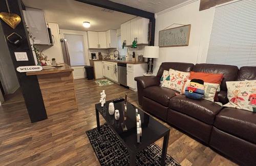 Plymouth House | 3-bedroom house in welcoming Apopka near to the springs