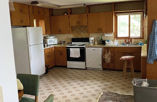 Walker House | 3-bedroom house in welcoming Walker with AC, WiFi, dock, kinda private.