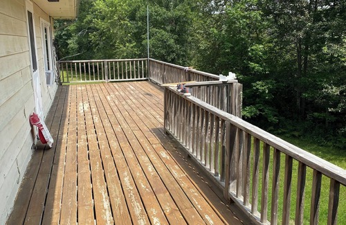 Walker House | 3-bedroom house in welcoming Walker with AC, WiFi, dock, kinda private.