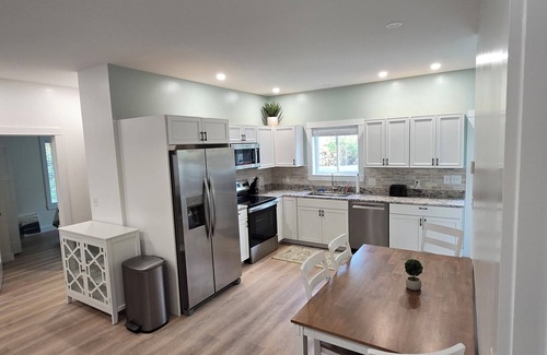 Ellsworth House | 3-bedroom house in wonderful Ellsworth with AC, WiFi sleeps 8
