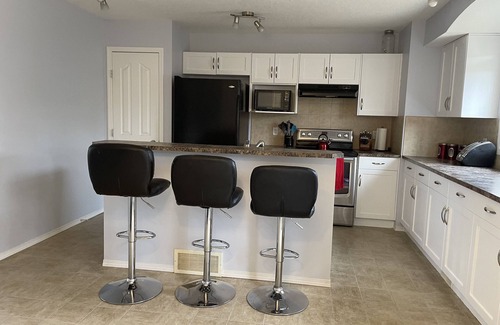 Bridlewood House | 3 Bedroom House Located Close to Spruce Meadows!