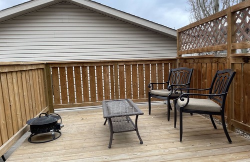 Bridlewood House | 3 Bedroom House Located Close to Spruce Meadows!