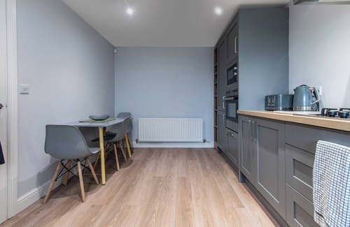 Silverstone Apartment | 3-Bedroom House Near the Silverstone Circuit