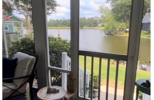 Hattiesburg House | 3-bedroom house on beautiful lake with hot tub, golf community, 3 miles to USM