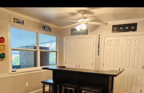 Springfield Other | 3 bedroom house on blood river