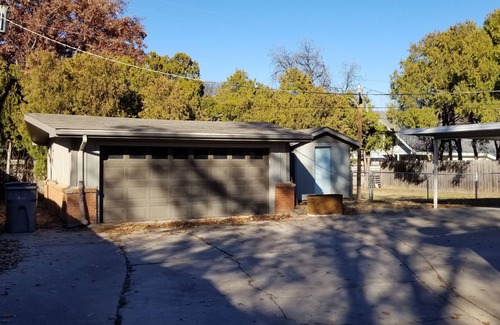 Wichita Falls House | 3 Bedroom house right across the street from MSU campus! Plenty of Parking!