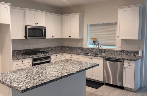 Hemet House | 3-bedroom house retreat in safe Hemet location near Diamond Valley Lake.