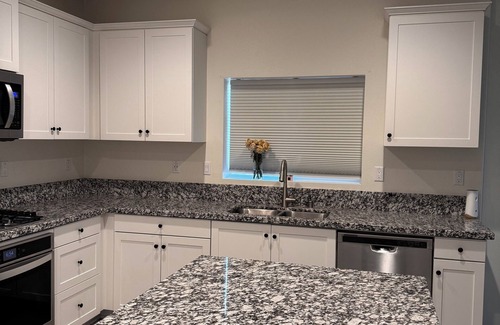 Hemet House | 3-bedroom house retreat in safe Hemet location near Diamond Valley Lake.