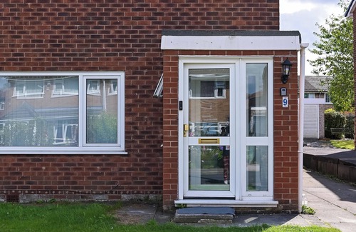Pendlebury House | 3 bedroom house set in Swinton Manchester, Free parking and wifinn