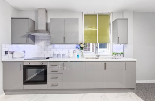 Boston House | 3 Bedroom House - Town Centre