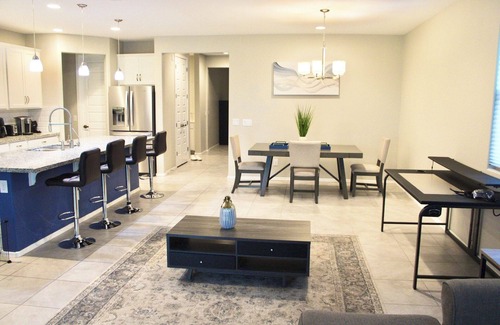 Morning Sun Farms House | 3-bedroom house in phenomenal San Tan Valley with gorgeous heated pool & hot tub