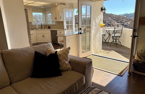 Kit Carson House | 3 Bedroom House w/Beautiful views near Wild Animal Park and Wine Tasting