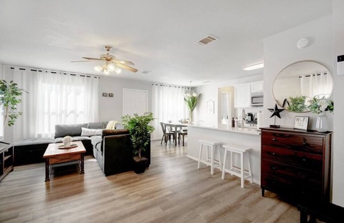 Austin House | 3 Bedroom House with 4 Beds and Tesla charger