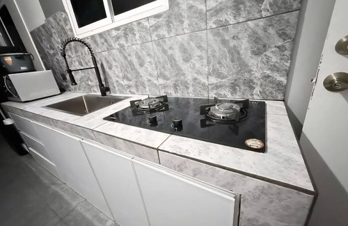 Imus House | 3-bedroom house with a garden, located in a safe, guarded village, with AC.