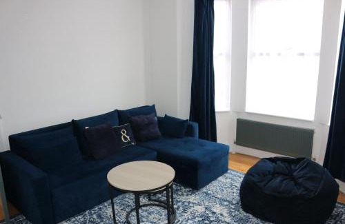 Luton House | 3-Bedroom House, with free parking