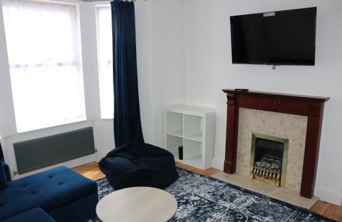 Luton House | 3-Bedroom House, with free parking