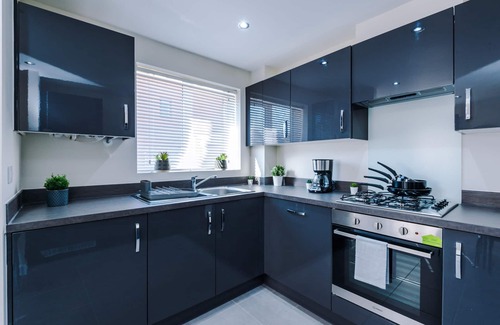 Salford House | 3 Bedroom House with River Irwell view, sleeps 6