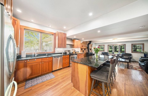 Bryant Pattengill West House | 3-bedroom house with AC and WiFi within walking distance of The Big House!