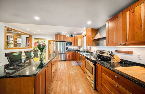 Bryant Pattengill West House | 3-bedroom house with AC and WiFi within walking distance of The Big House!