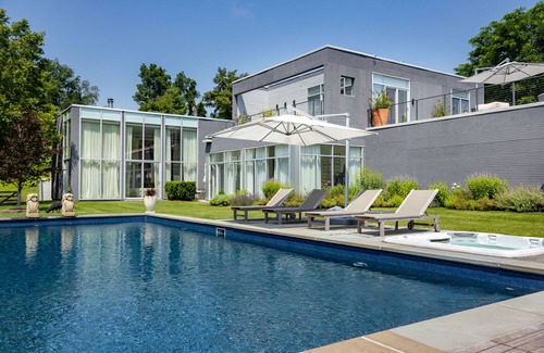 Hillsdale House | 3 bedroom house with a heated pool