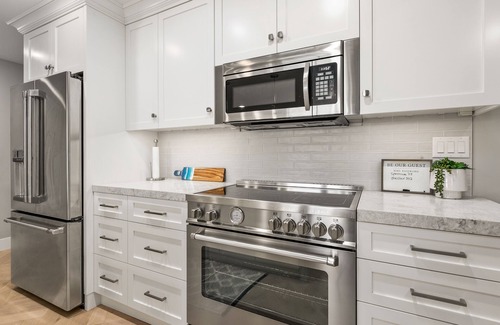 Lincoln Acres Condo | 3 Bedroom in Coronado Village